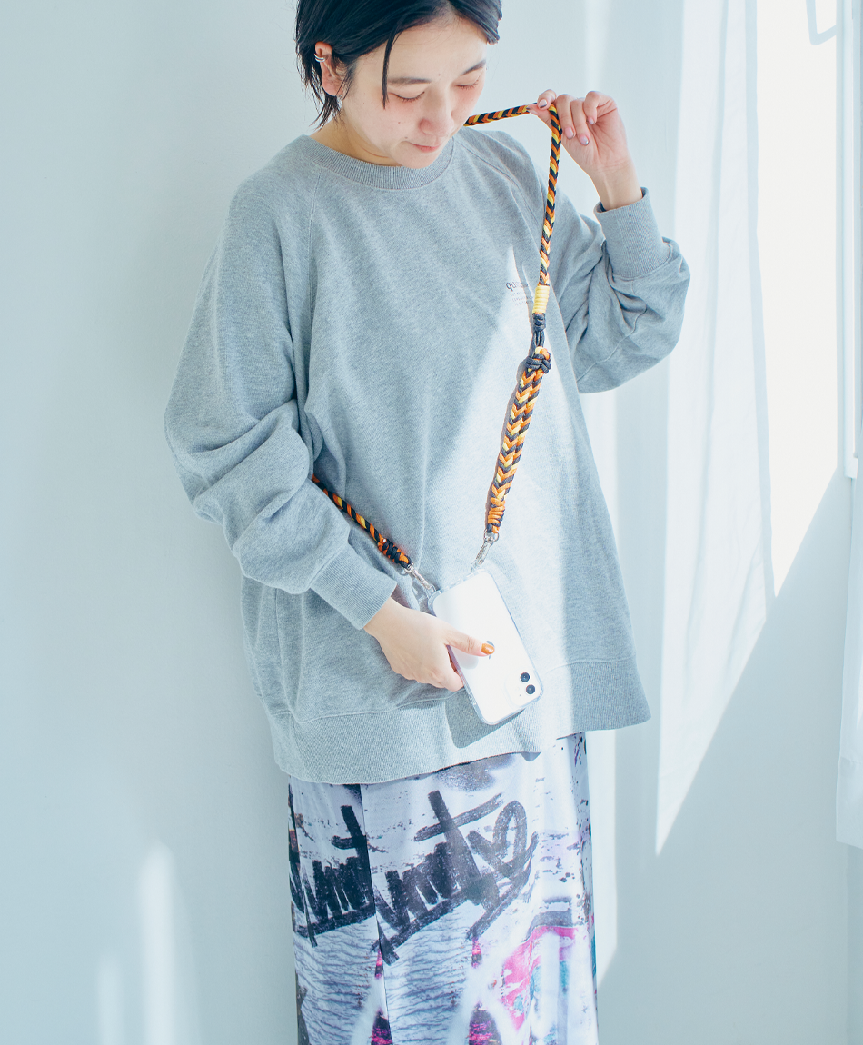 ソロモン編み スマホストラップ 3WAY ポイントフラワー ブラック/オレンジ