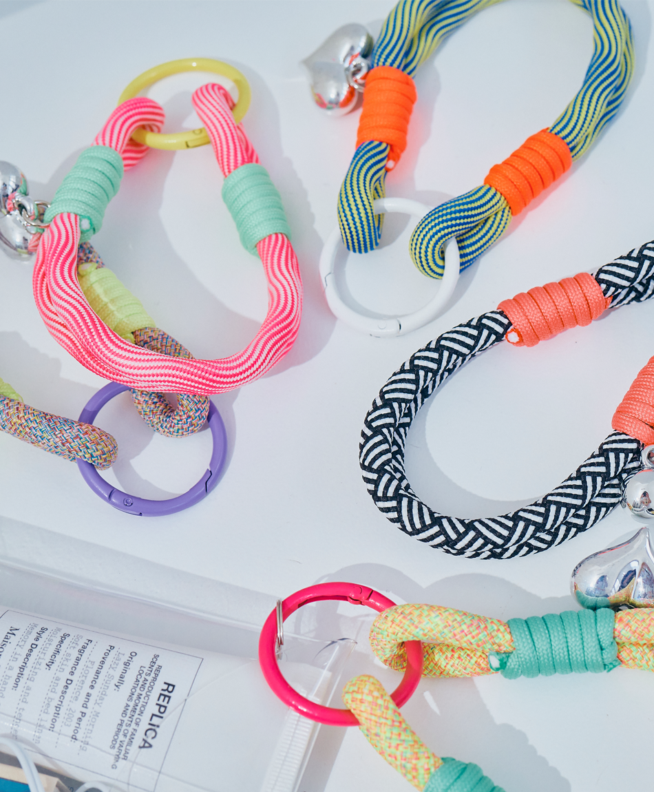 ハートチャームストラップ付 クリアケース