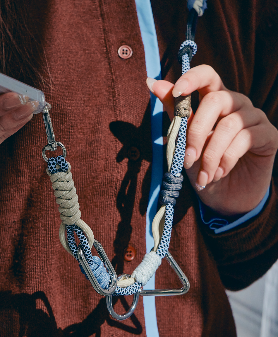 カラビナ ソロモン編込み マルチスマホストラップ