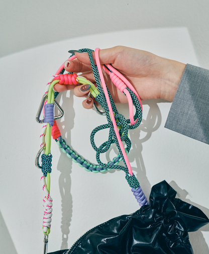 カラビナ ソロモン編込み マルチスマホストラップ